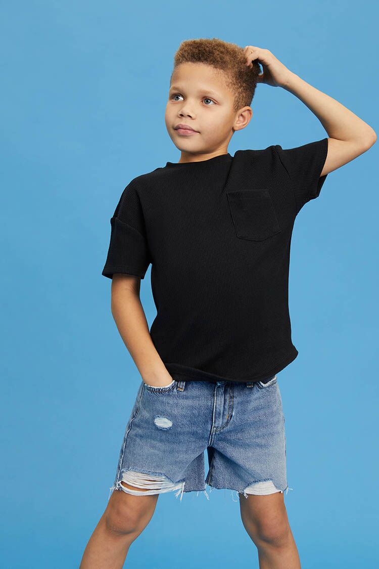 Forever 21 Kids Distressed Shorts (Girls + Boys) Medium Denim